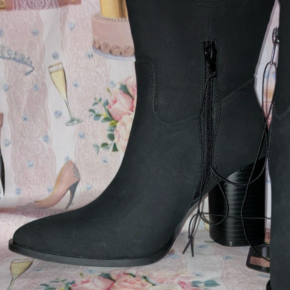 Forever 21 Black Women's Boots - Picture 2 of 8